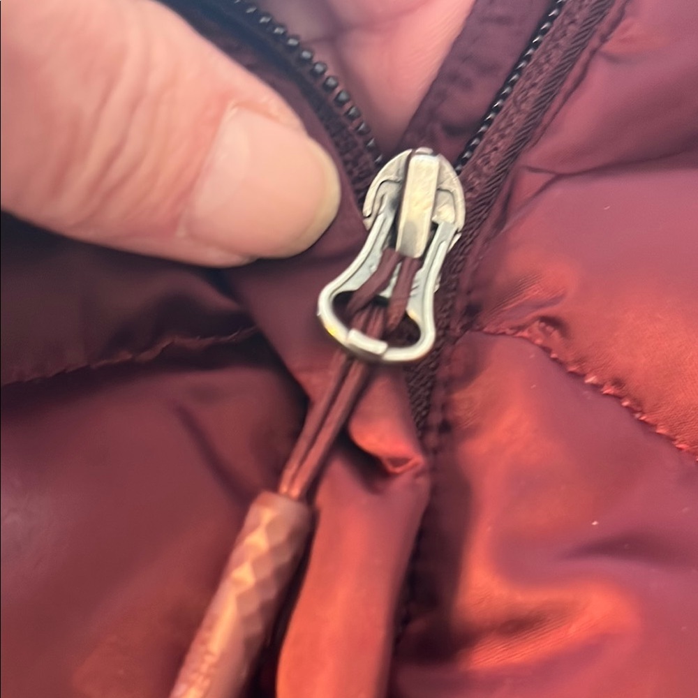 The North Face Maroon Puffer Vest - Picture 4 of 10